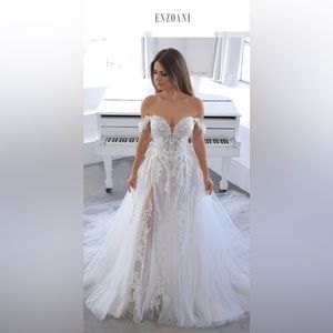 Enzoani Natsuko Dress, Size 6
